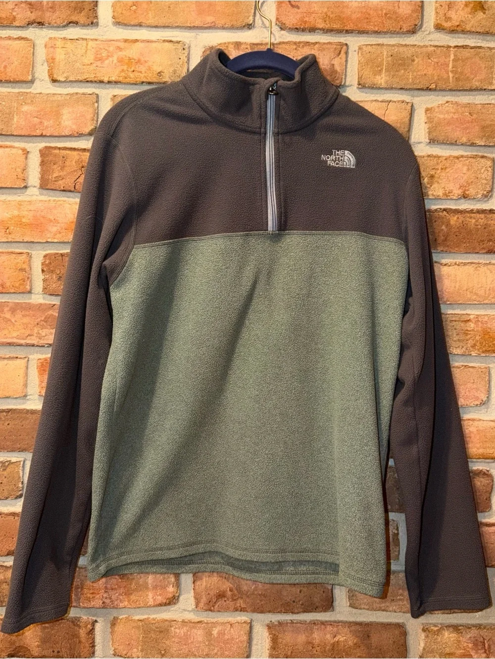 The North Face Boys’ Fleece 1/4 Zip Pullover – Size XL